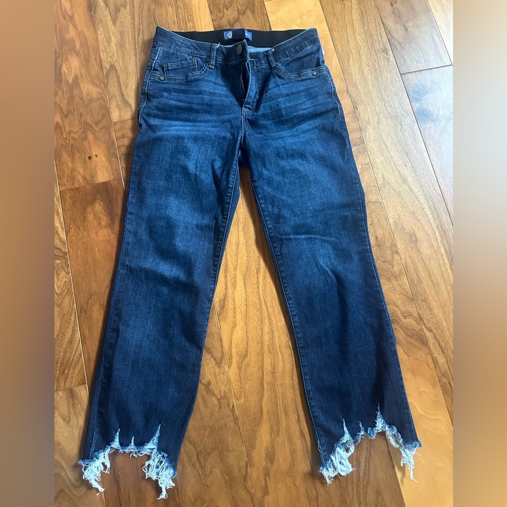 Blue Straight-Leg Jeans with Frayed Hem